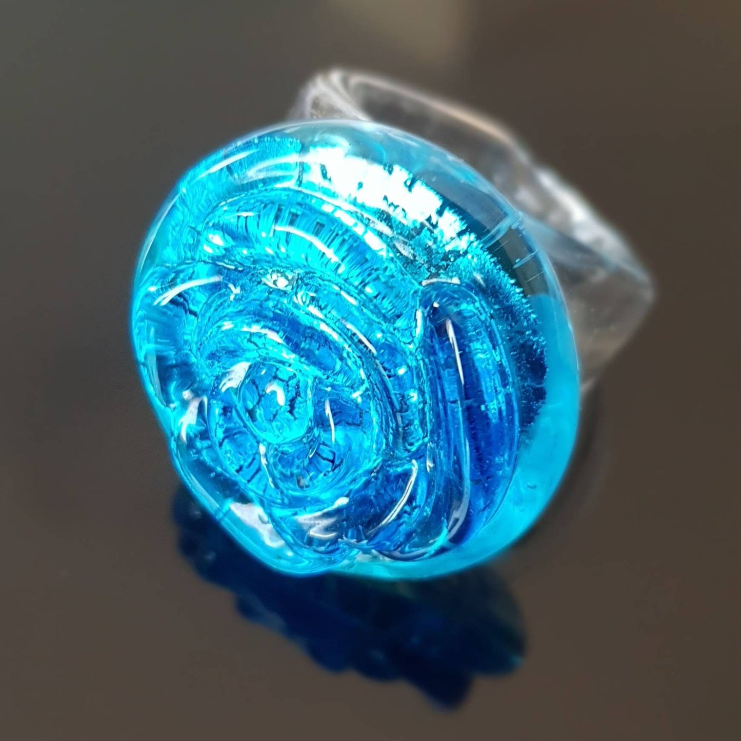 Anello ROSE in vetro di Murano lavorato a lume acquamare trasparente con foglia argento.