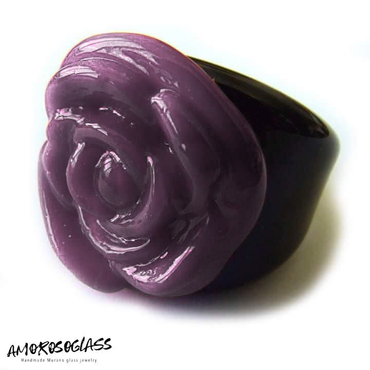 Anello ROSE in vetro di Murano lavorato a lume.