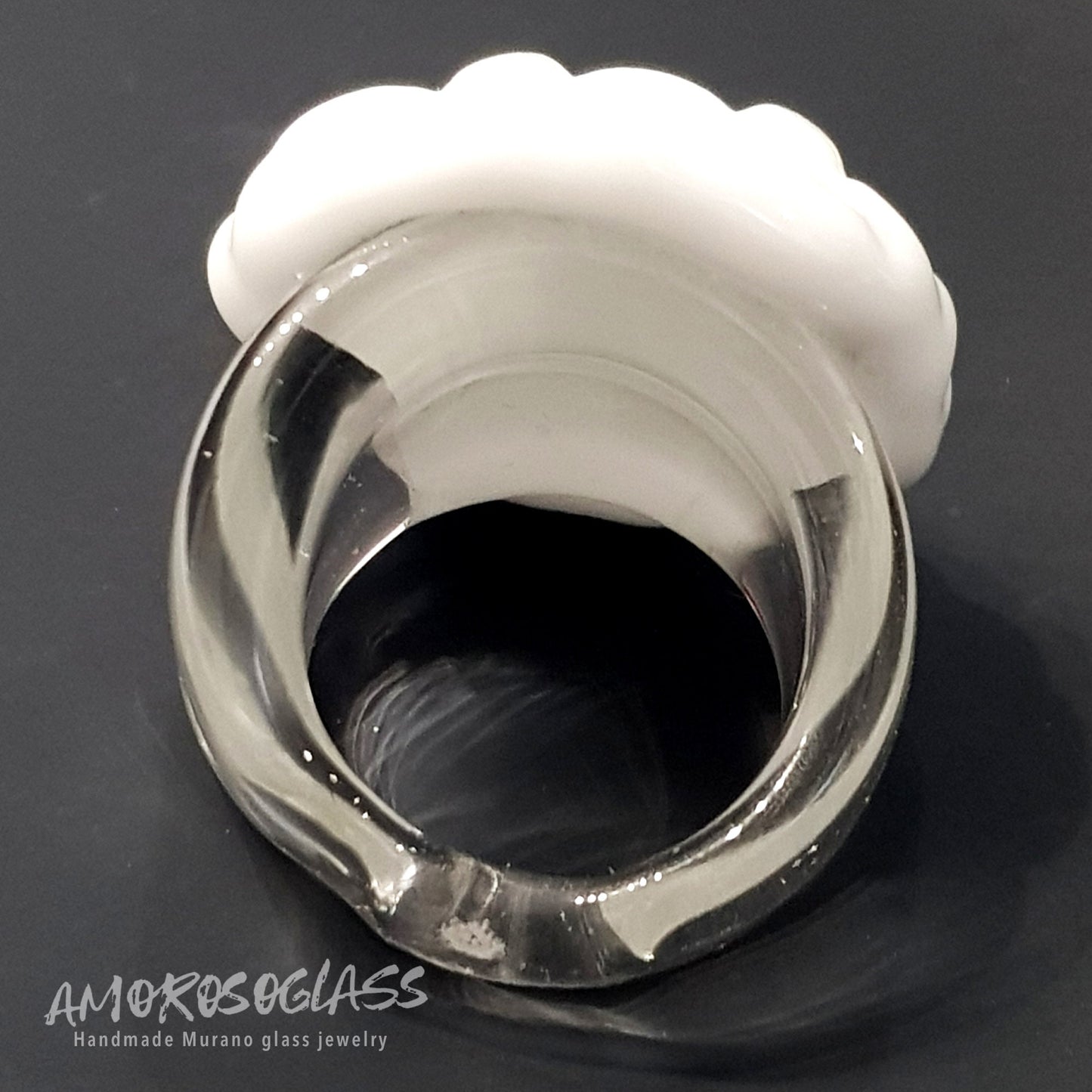 Anello INTRECCIO in vetro di Murano lavorato a lume.