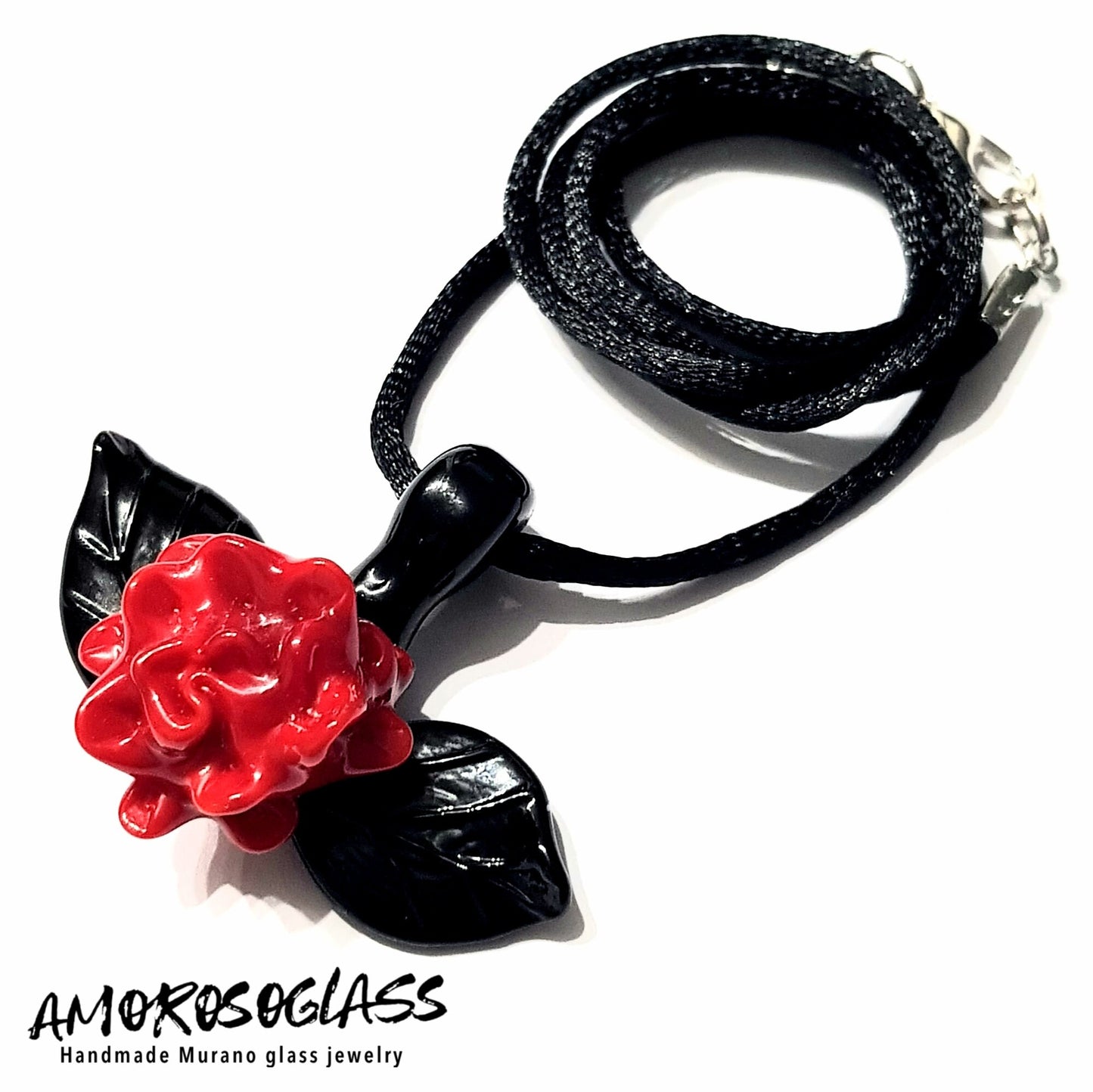GOTHIC ROSE - rosa rossa con fogliette ai lati, in vetro di Murano lavorato a lume.