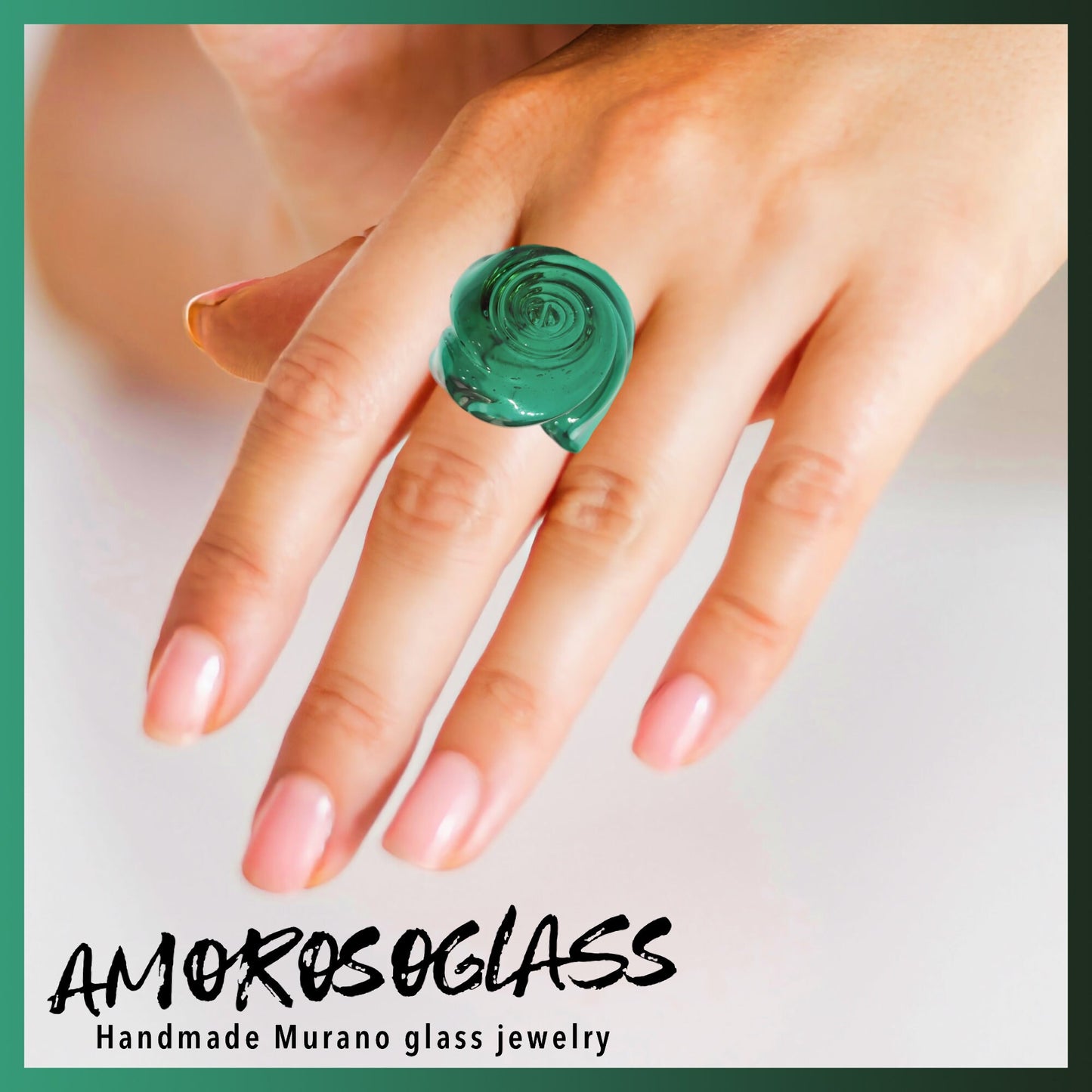 Anello BOCCIOLO in vetro di Murano colore verde mare.