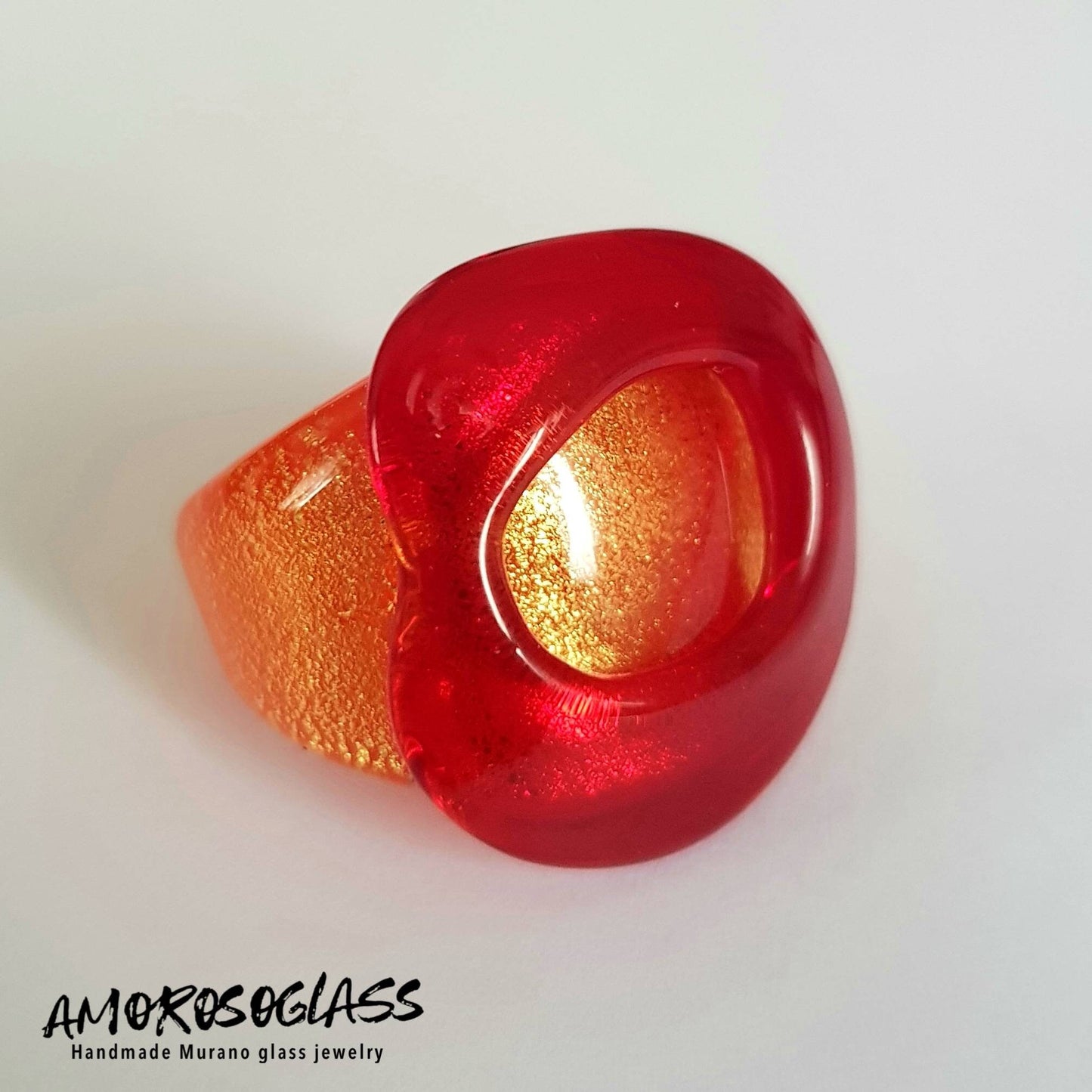 Anello rosso fondo arancione in vetro di Murano con foglia oro 24Kt.