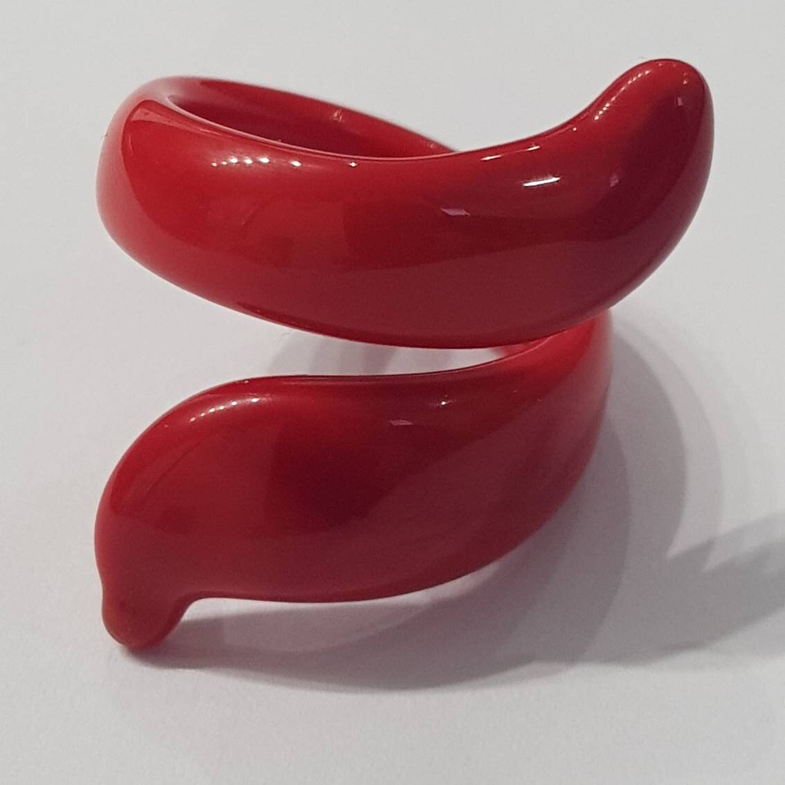 Anello a forma di spirale in vetro di Murano.