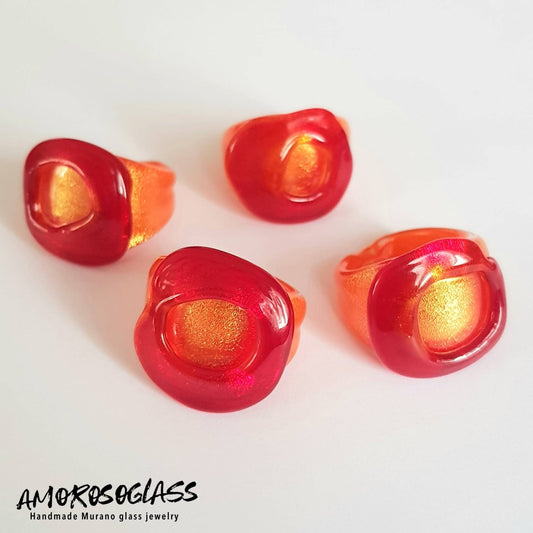 Anello rosso fondo arancione in vetro di Murano con foglia oro 24Kt.
