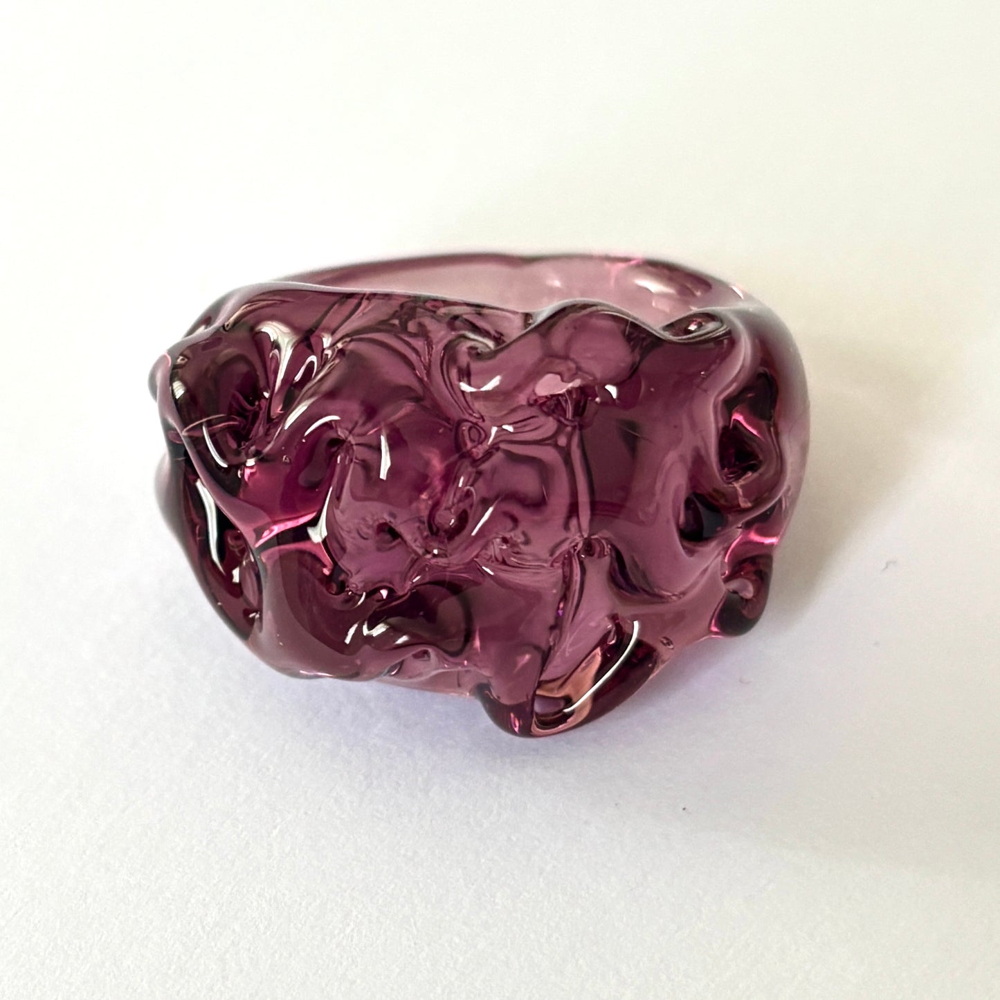 Anello WAVES in vetro di Murano dai colori trasparenti.
