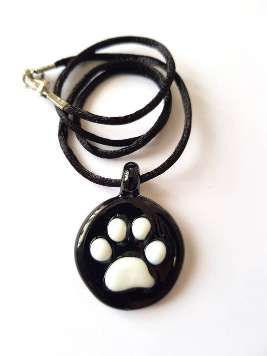 Impronta di zampetta di gatto in vetro di Murano lavorato a lume.