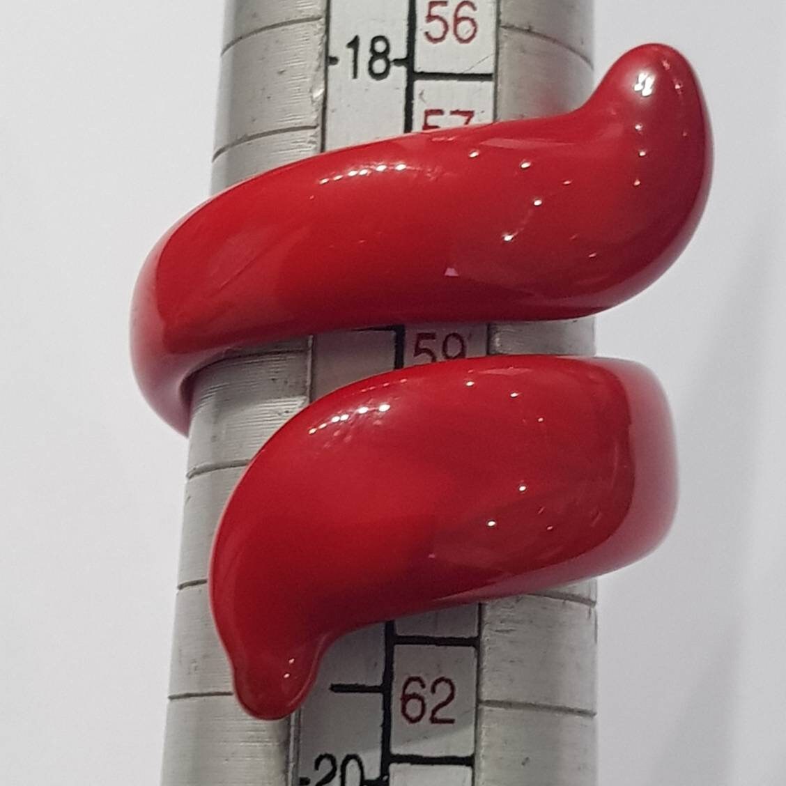 Anello a forma di spirale in vetro di Murano.